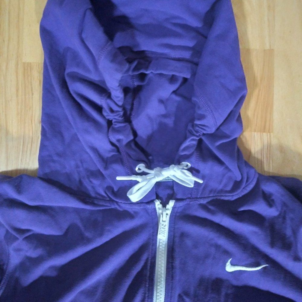 Nike Small Swoosh Lightweight Zipper Hoodie Sweatshirt